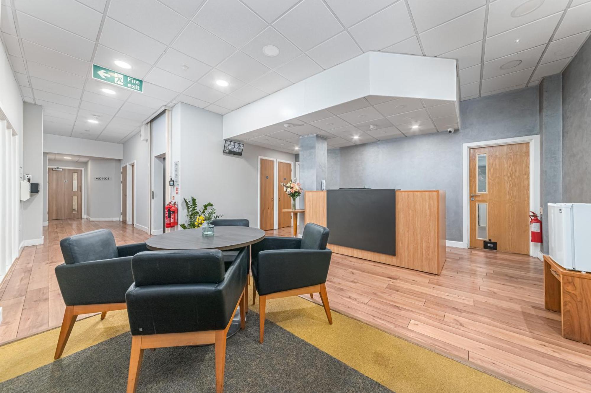 Hq Aparthotel Farnborough Farnborough  Exterior photo
